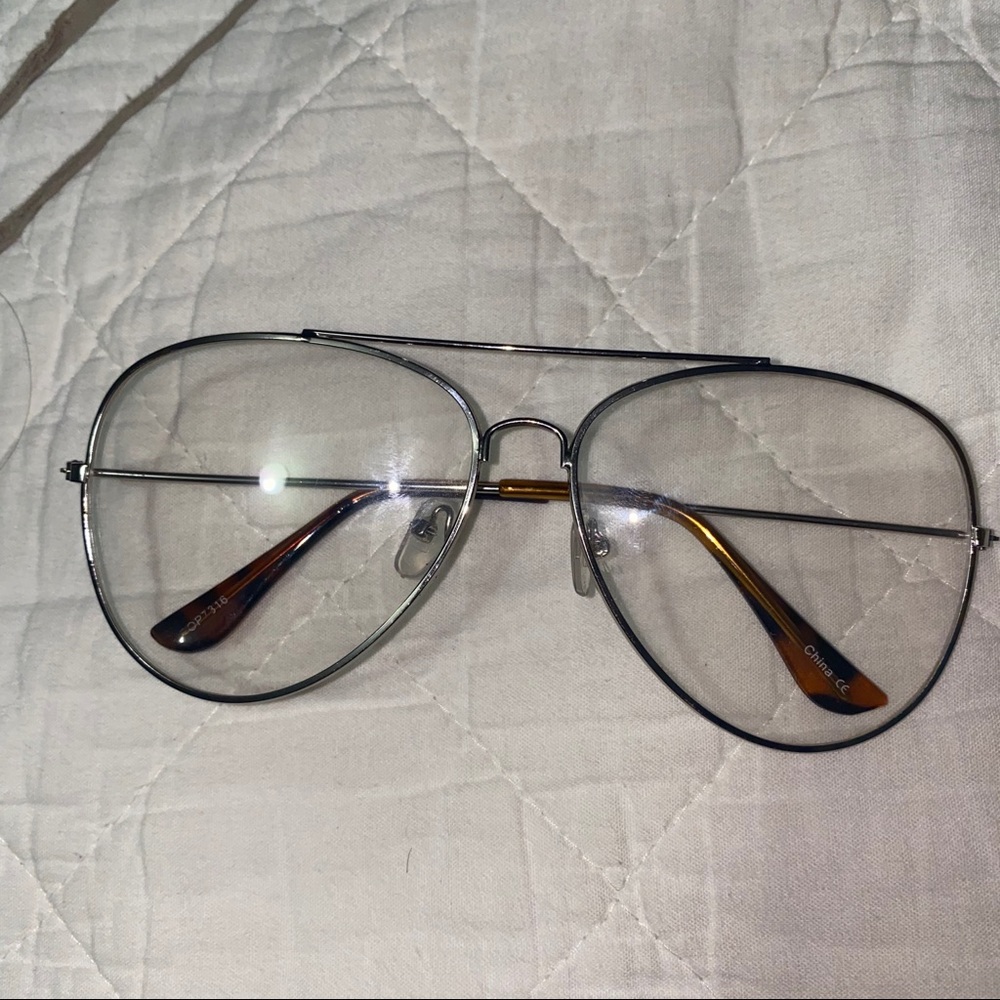 Glasses - Picture 4 of 4